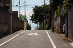 急な坂道